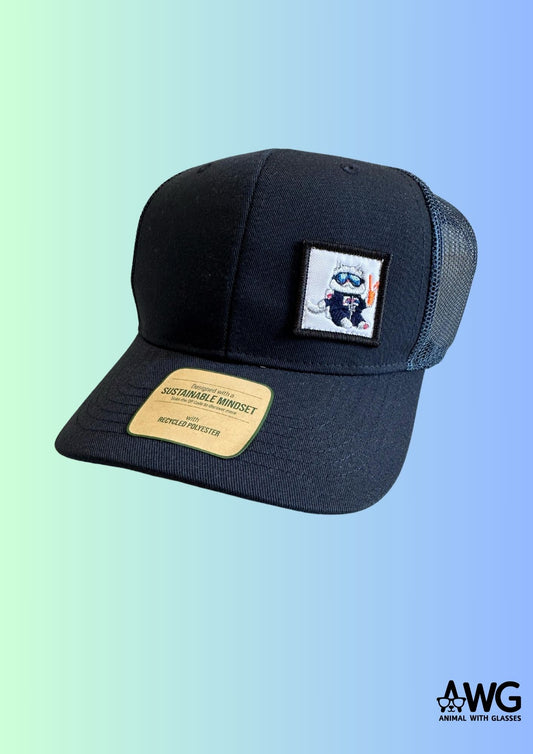 Cappellino trucker blu in poliestere riciclato - Accessorio sostenibile AWG