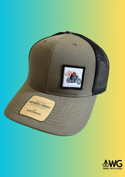 Cappellino Trucker Verde 100% Poliestere riciclato | Collezione Animal With Glasses